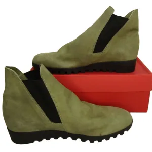 NEW ARCHE Womens Lomata Boots Chelsea Ankle Almond Toe Leather Green Size 9.5