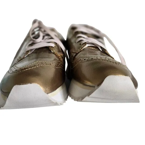 New Balance 520 Platform Round Toe Sneakers Gold Leather Womens Size 7.5