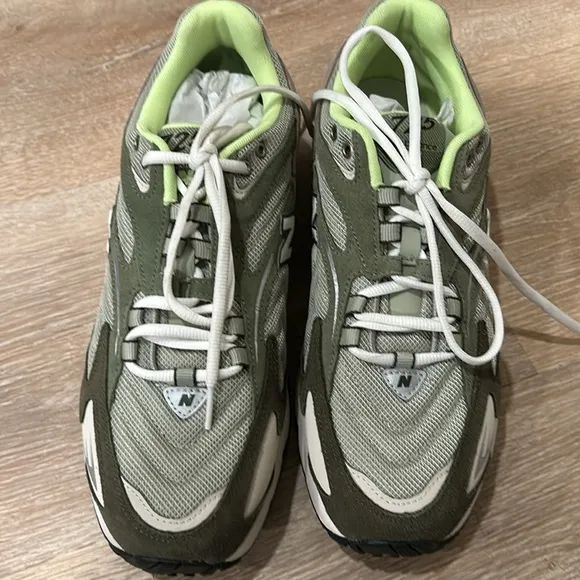 New Balance Heritage 725v1 Sneakers