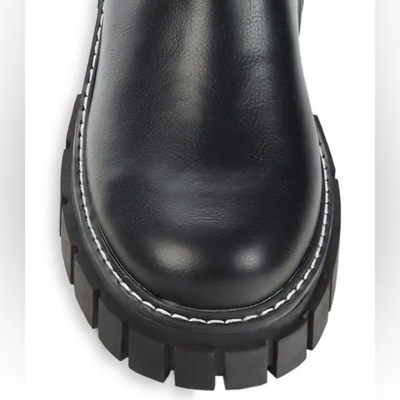 NEW BCBG Women's Ulysa Lug Sole Chelsea Booties, Size 5.5M / 35.5M New w/o Box $