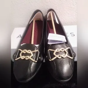 New Bia Comfortable Women’s Ornamented Black Leather Flats Size 10M”