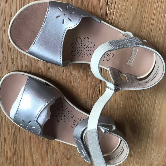 New Camper Kids Girls Leather Silver Twins Strap Sandals, size 31