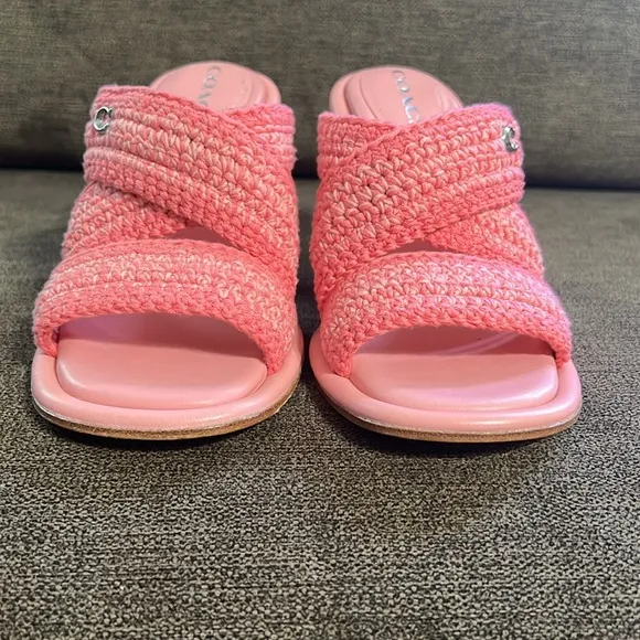 New Coach Quintin Slip-On Crisscross Crochet Dress Sandals in Pink Size 6