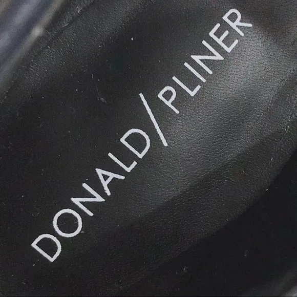 NEW Donald J.Pliner Honey Leather Loafers in Navy, Size 8 No Box Retail $198