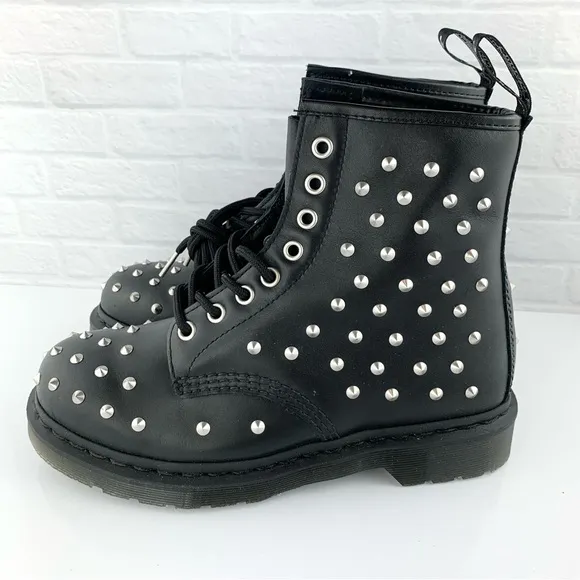 NEW Dr. Martens 1460 Stud Wanama Combat Boots Black/Silver Size 7 UK 5