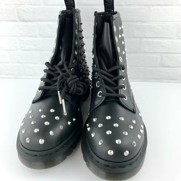 NEW Dr. Martens 1460 Stud Wanama Combat Boots Black/Silver Size 7 UK 5
