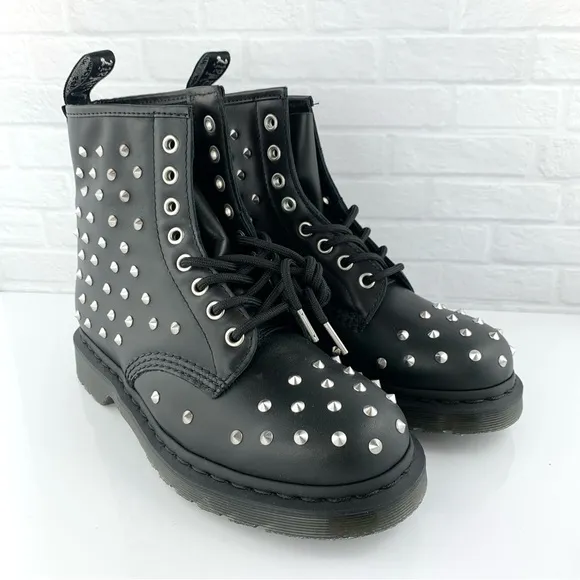 NEW Dr. Martens 1460 Stud Wanama Combat Boots Black/Silver Size 7 UK 5