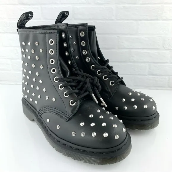 NEW Dr. Martens 1460 Stud Wanama Combat Boots Black/Silver Size 7 UK 5