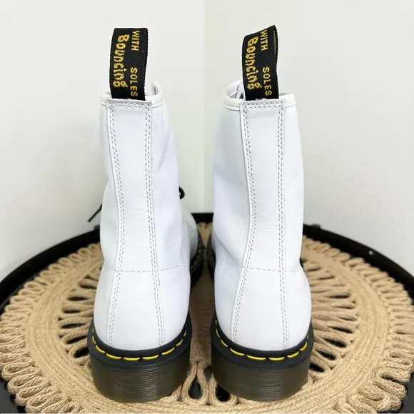 NEW Dr. Martens 1460/25057 Smooth Leather Lace Up Boots White Women’s Sz 11
