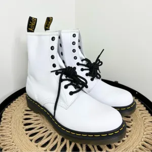 NEW Dr. Martens 1460/25057 Smooth Leather Lace Up Boots White Women’s Sz 11