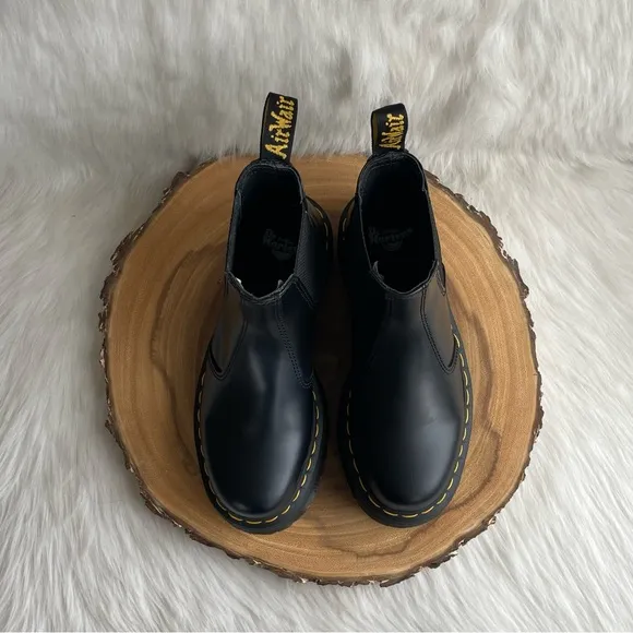 NEW Dr. Martens black leather quad Chelsea boots