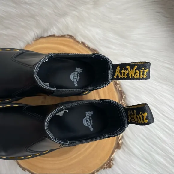 NEW Dr. Martens black leather quad Chelsea boots