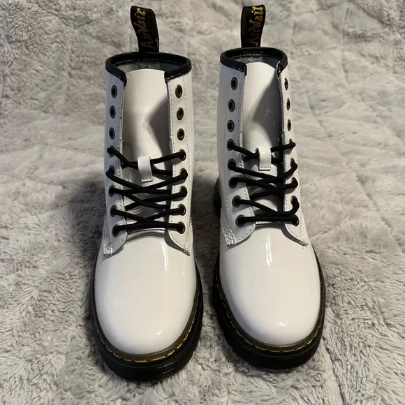 New Dr. Martens Zavala Combat Boots White Patent Leather Women’s Size 6