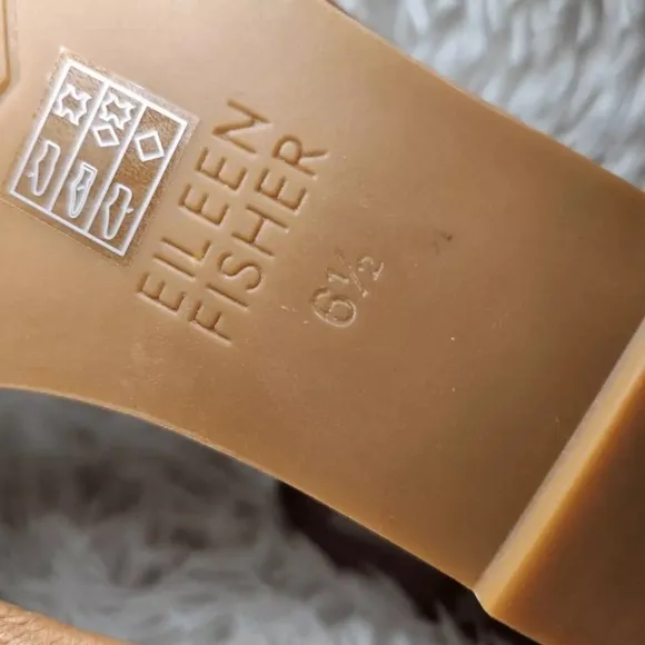 New Eileen Fisher Honey Mara Leather Wedge Sandals