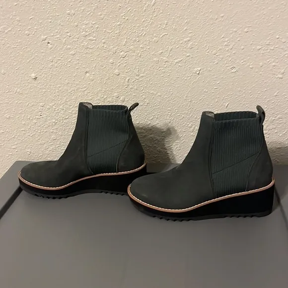 New Eileen Fisher Slate Suede Leather Lilou Wedge Chelsea Boots Size 5.5