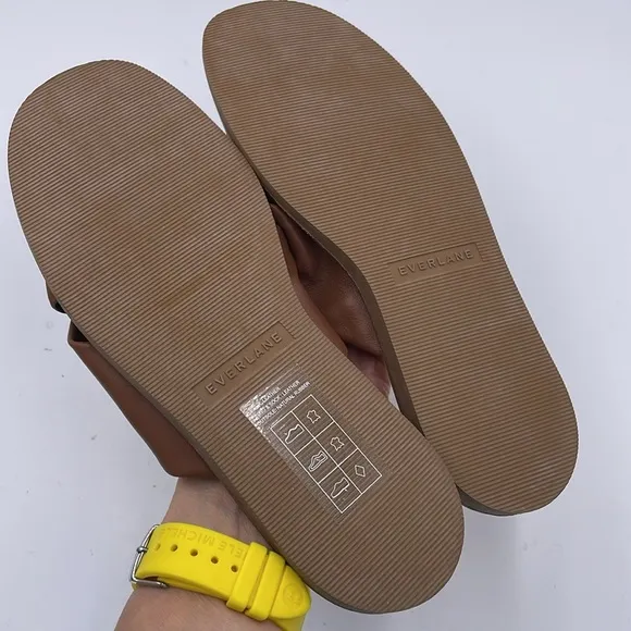 NEW Everlane Sienna Brown Leather Day Crossover Sandal in Size 7