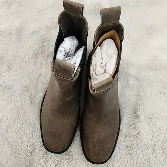 New Everlane The Lug Chelsea Boot Vintage Fossil Brown