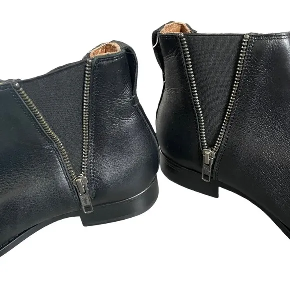 New! Frye Carly Zip Chelsea Ankle Boots