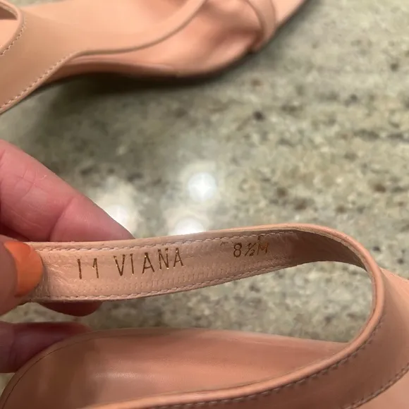 New! Gorgeous Salmon Pink Leather Donald Pliner Kitten Heel Sandals