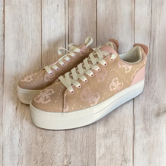 New GUESS Women's Beige Cameo Casual Double Platform Lace Up Sneakers Size 9