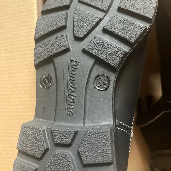 NEW in Box Blundstone Black High-Top Boots in Black Size 6.5 US Women