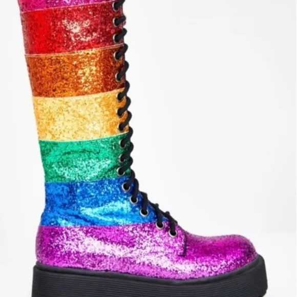 New In Box CLUBEXX Rainbow Striped Rhinestone Combat Boots Size 8M Pride Tag