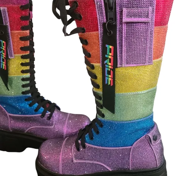 New In Box CLUBEXX Rainbow Striped Rhinestone Combat Boots Size 8M Pride Tag