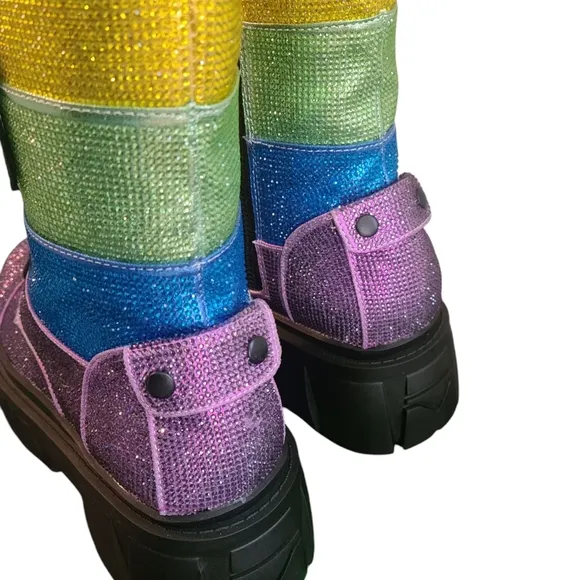 New In Box CLUBEXX Rainbow Striped Rhinestone Combat Boots Size 8M Pride Tag