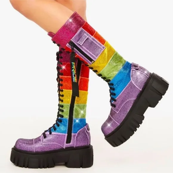 New In Box CLUBEXX Rainbow Striped Rhinestone Combat Boots Size 8M Pride Tag