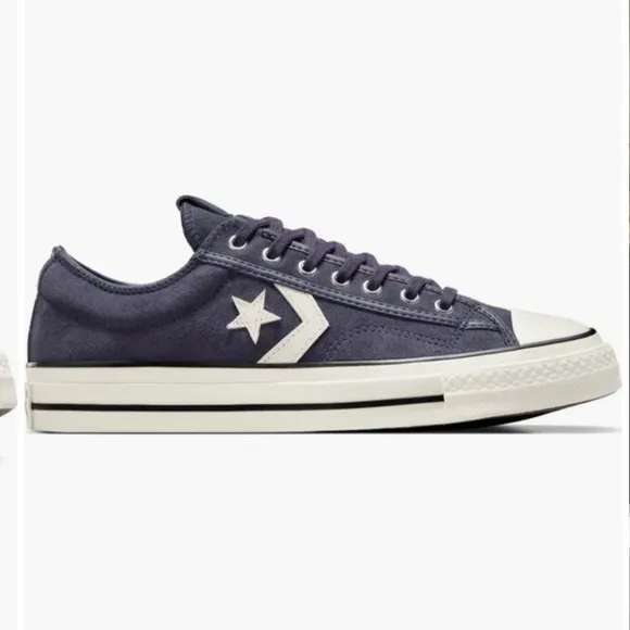 New In Box Converse Star Player 76 Suede Sneakers Low Top Men's size 10