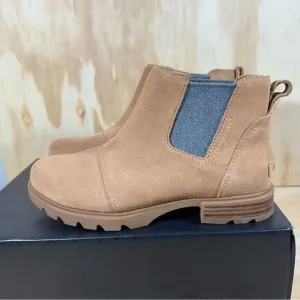 New in Box Sorel Emelie III Chelsea Waterproof Boots Women’s Size 7