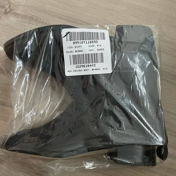 NEW J Crew Chelsea boots BT277