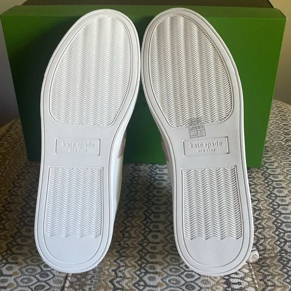 NEW Kate Spade Iggy Low Top Sneakers in Optic White and Rose Smoke Sz 8