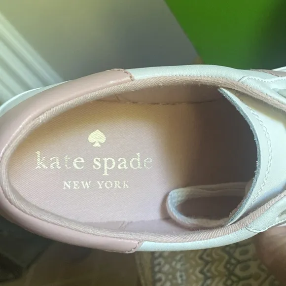NEW Kate Spade Iggy Low Top Sneakers in Optic White and Rose Smoke Sz 8