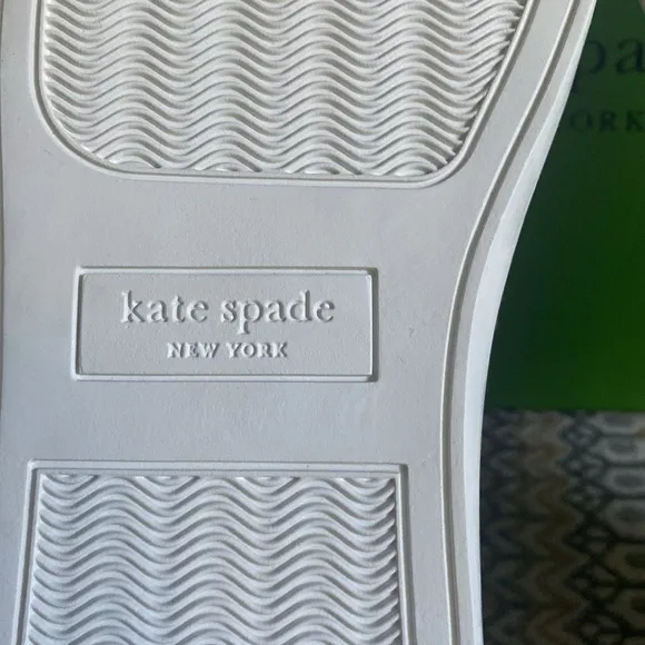 NEW Kate Spade Iggy Low Top Sneakers in Optic White and Rose Smoke Sz 8