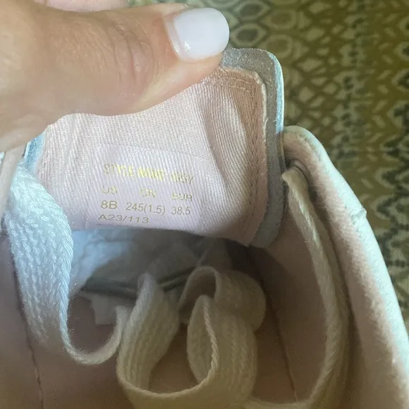NEW Kate Spade Iggy Low Top Sneakers in Optic White and Rose Smoke Sz 8