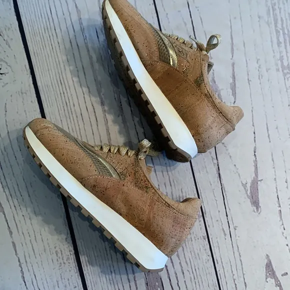 🎉NEW LISTING!🎉Cork sneakers from Portugal