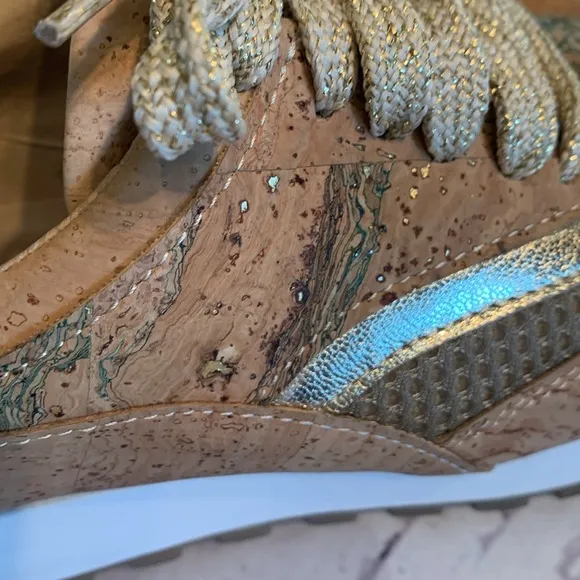 🎉NEW LISTING!🎉Cork sneakers from Portugal