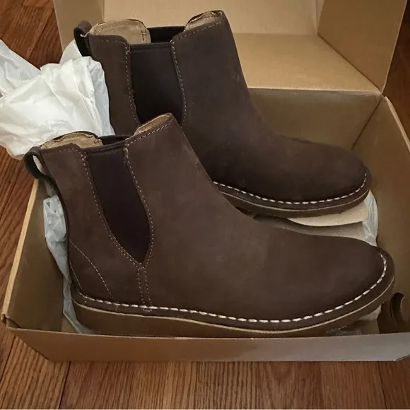 New L.L.Bean Women's Stonington Chelsea Boots, Leather Dark Cocoa Size: 8