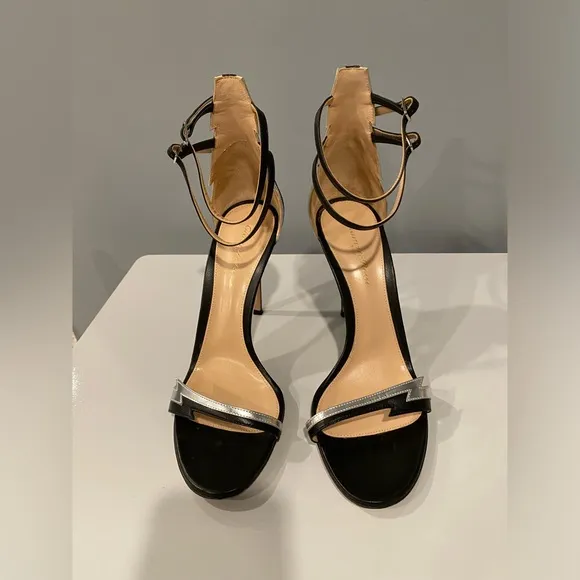 NEW LOW PRICE Gianvito Rossi black and silver sandals