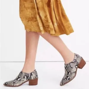NEW Madewell Sonia leather snake print pointed chelsea boots booties 8.5