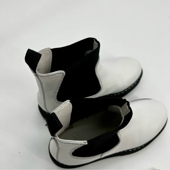 New Marc Fisher Patrick Ankle Boots Bootie Chelsea White Rubber Sole Moto 6.5 M