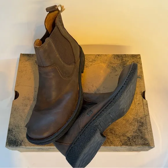 NEW. Men's Hemlock Leather Chelsea Boots from BORN