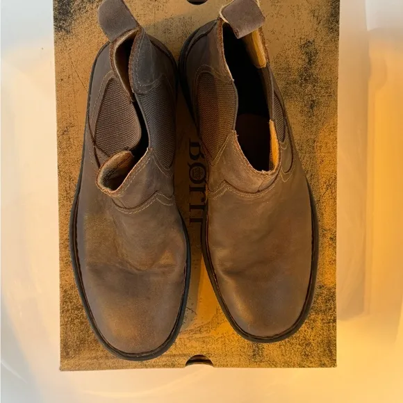 NEW. Men's Hemlock Leather Chelsea Boots from BORN