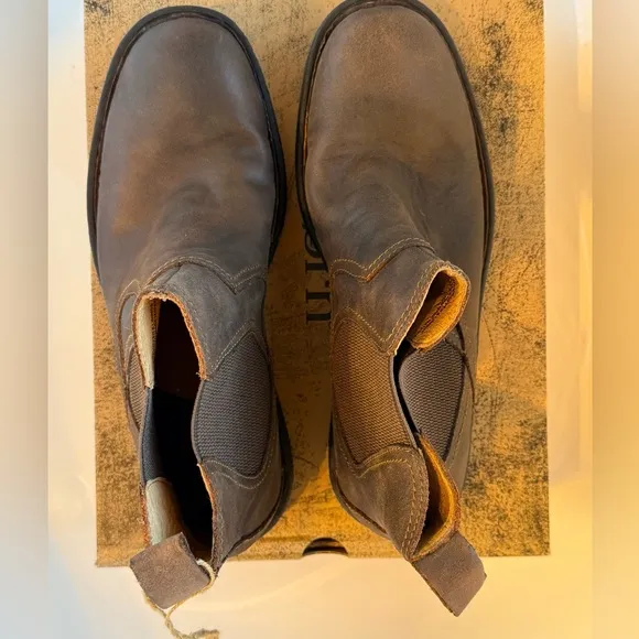 NEW. Men's Hemlock Leather Chelsea Boots from BORN