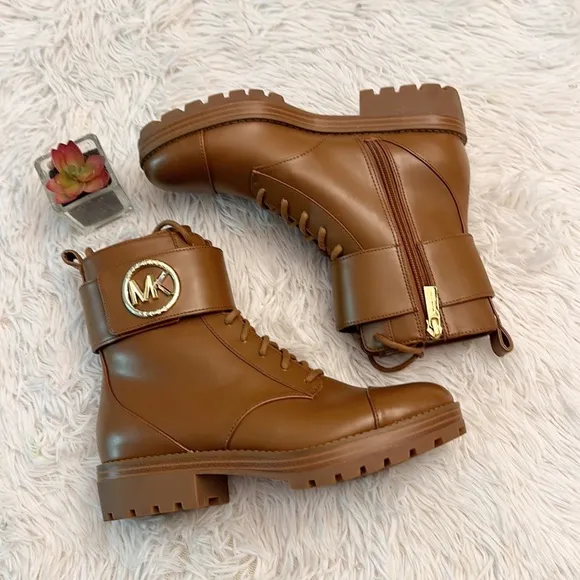 NEW Michael KORS Tatum Logo Combat brown lace up boots women size 6