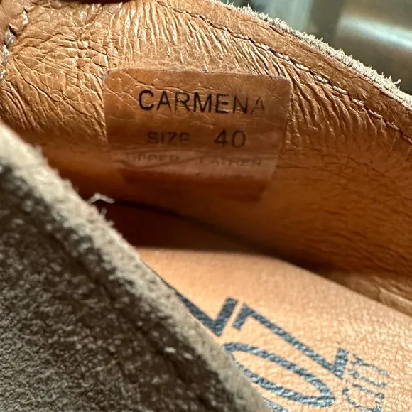 New NEVER WORN! CARMENA Miz Mooz size 40=9.-9.5