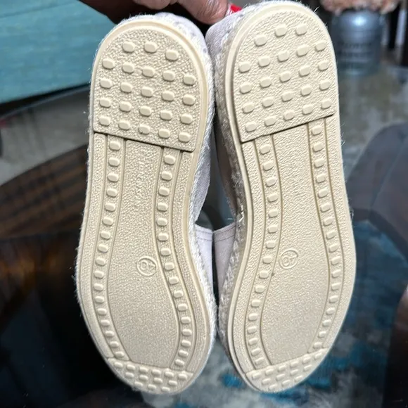 New NEVER WORN! CARMENA Miz Mooz size 40=9.-9.5