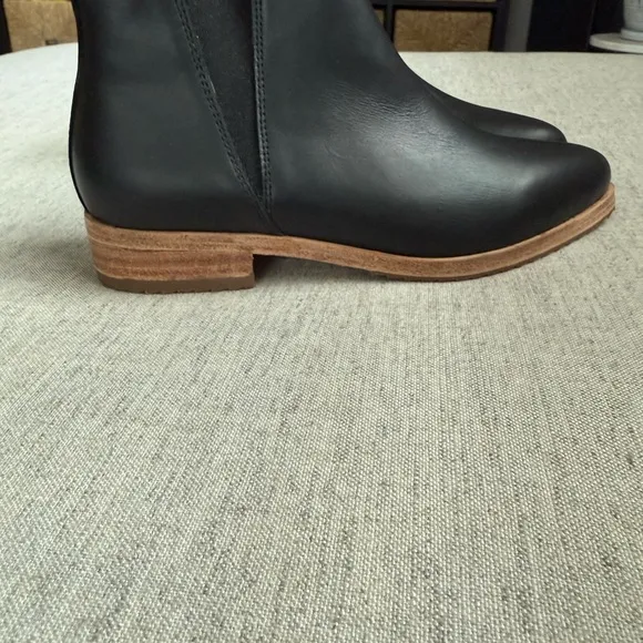 New Nisolo Black Chelsea Ankle Boots Leather