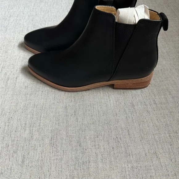 New Nisolo Black Chelsea Ankle Boots Leather